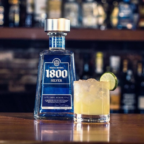 Jose Cuervo 1800 Tequila 100% Agave azul Blanco Hecho En Mexico 1lt